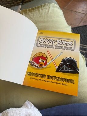Star Wars Character Encyclopedia angry birds- Yellow Cover new